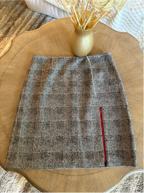 Women's Worth New York Gray Plaid Mini Skirt with Red Zipper Size 10